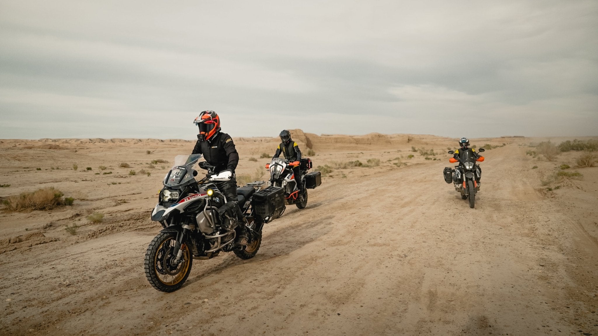 How to Choose a Motorcycle GPS Mount: Complete ADV Rider's Guide - LOBOO