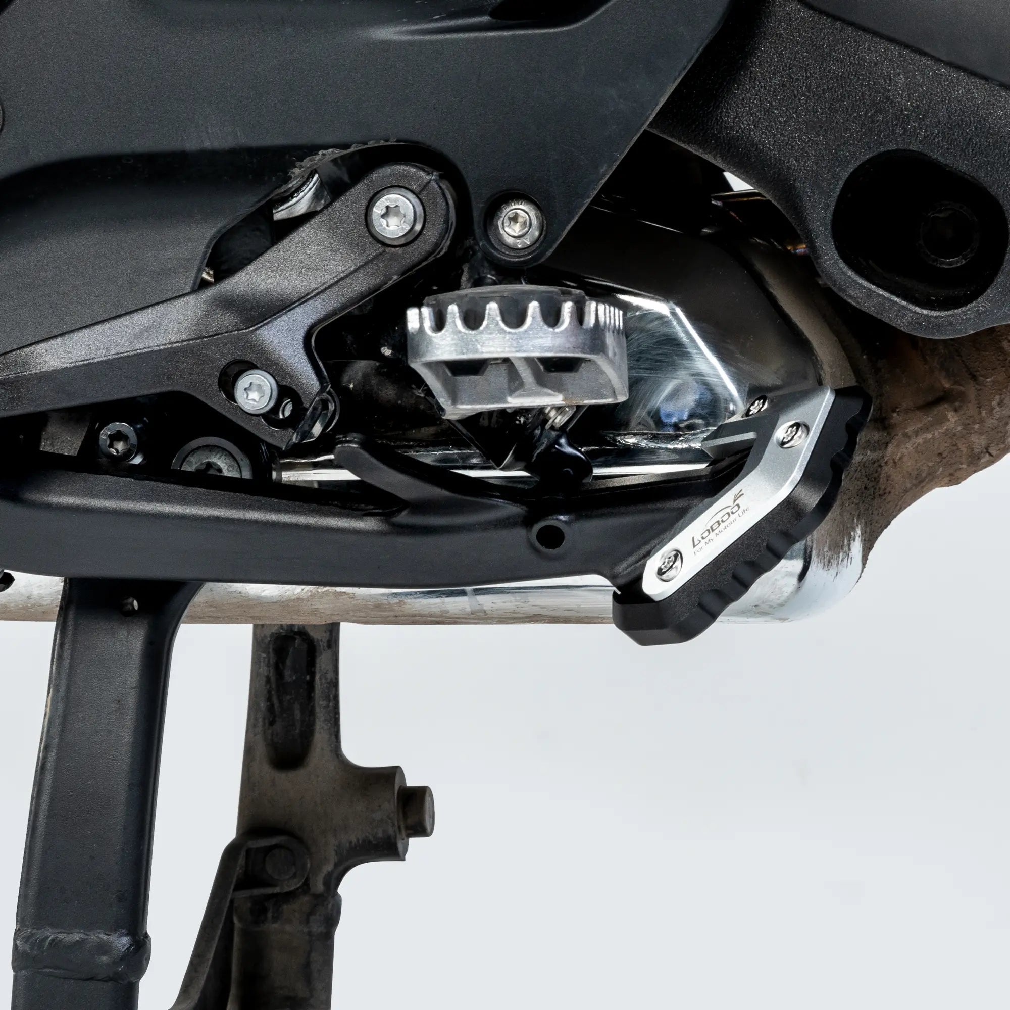 LOBOO CJC151 - CN Side Stand Foot Enlarger for BMW R1300GS | CNC Aluminum Kickstand Pad - LOBOO