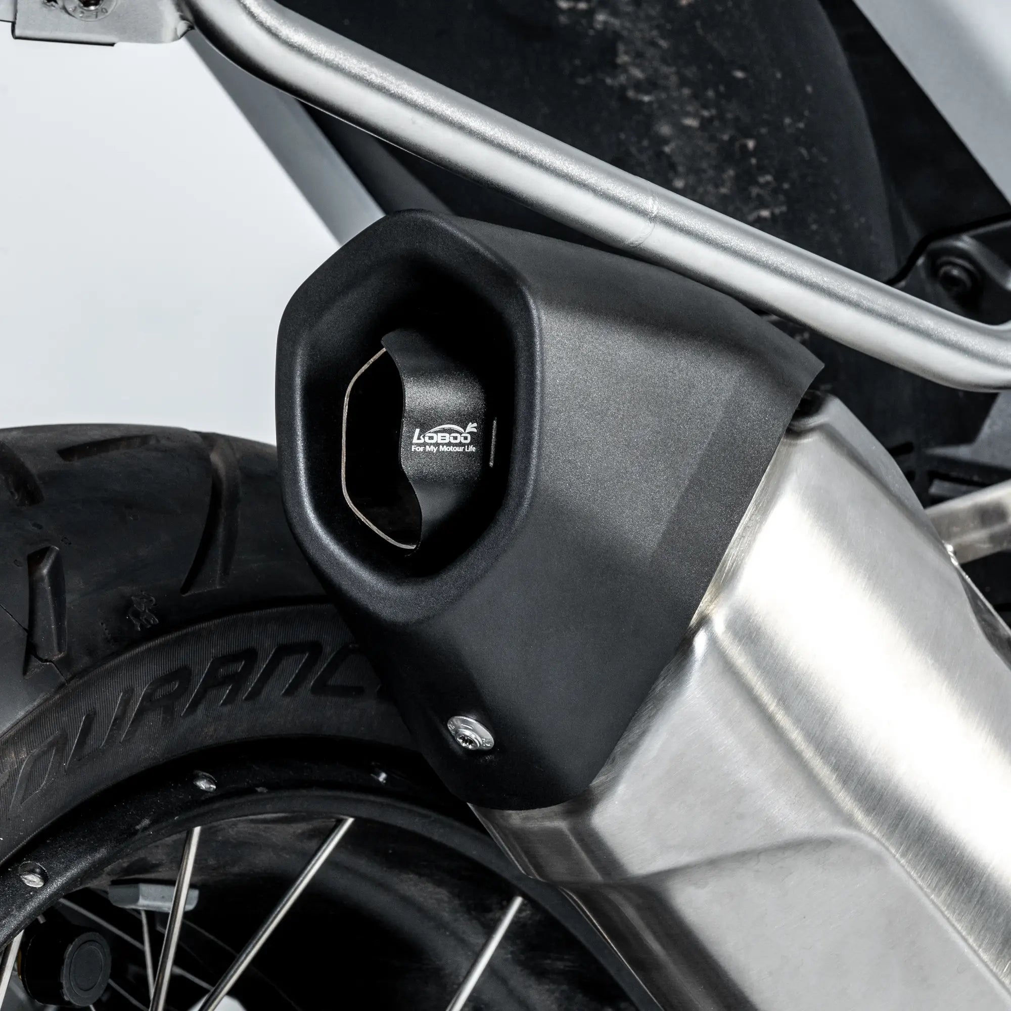 LOBOO Exhaust Deflector for BMW R1300GS / Adventure (2024+) | Luggage Heat Shield - LOBOO