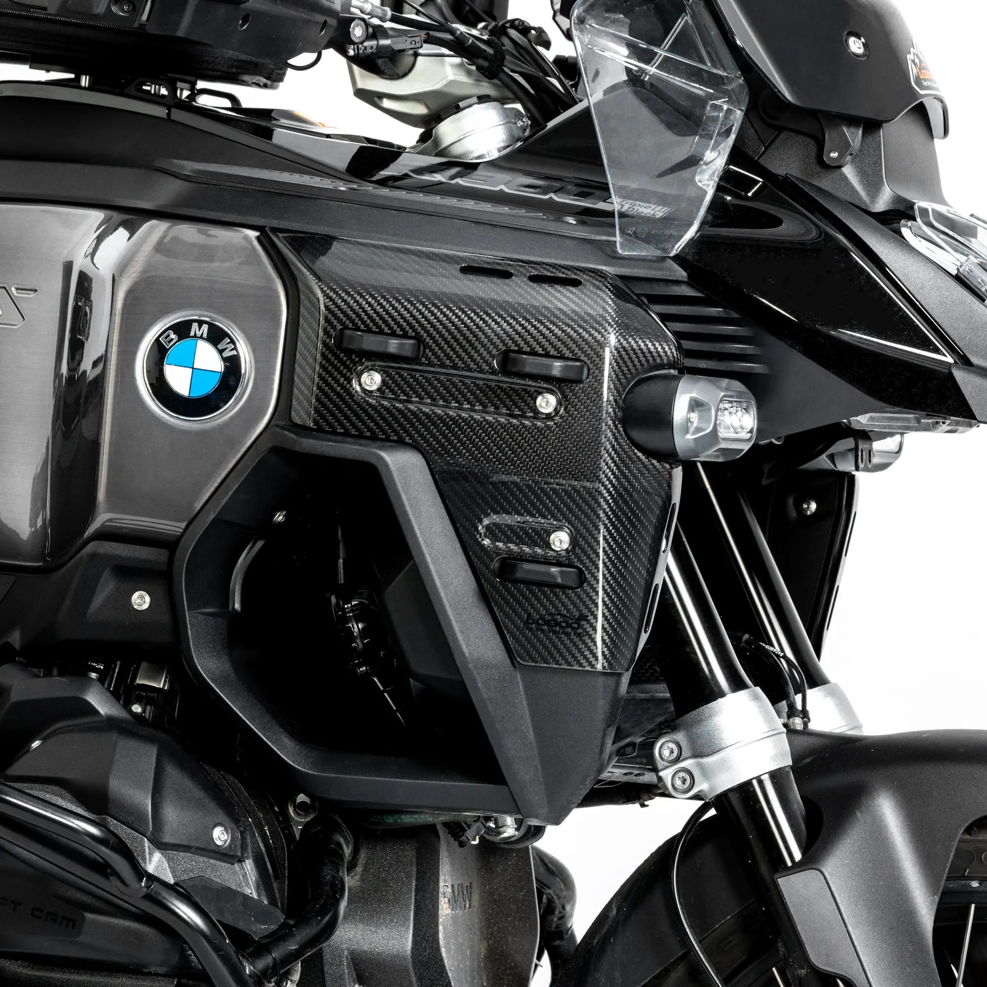 LOBOO Real Carbon Fiber Radiator Guards for BMW R1300GS ADV (2024 - ) | Lightweight Protective Cover & Bag Mounts - LOBOO
